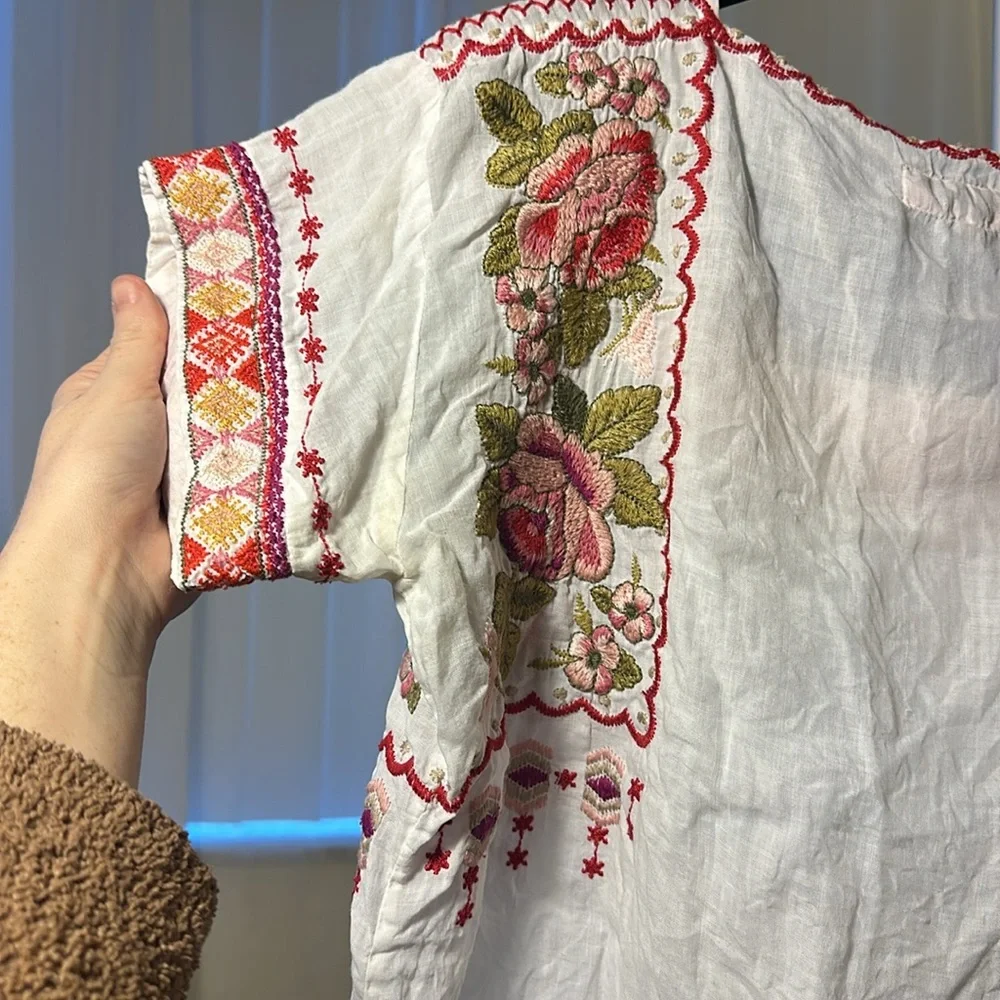 Johnny Was Workshop have already ordered linen white blouse flaw 3 faint spots - Picture 6 of 8